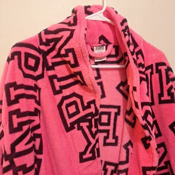 Victoria's Secret PINK Robe Size M/L Hot Pink Logo Fleece Bathrobe. No Belt - Picture 2 of 6